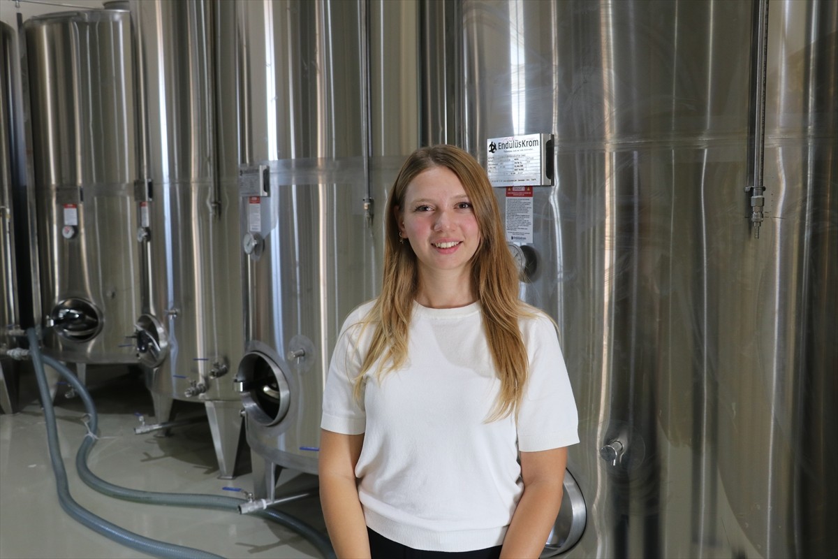 Adana'da 6 kuşaktır çiftçilik yapan ailesinin tarımsal faaliyetlerini yürüten Nihan Işık Yücel...