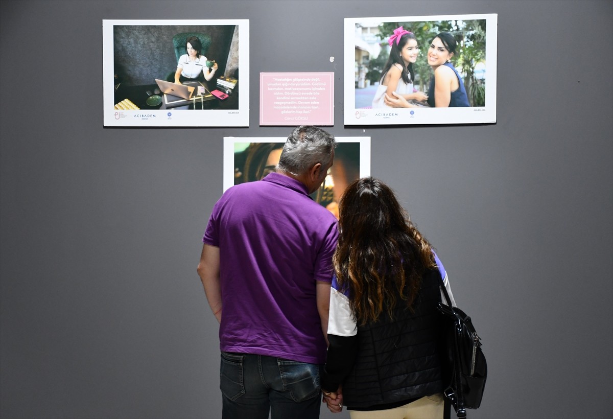 Adana'da meme kanseri farkındalık ayı kapsamında, Acıbadem Adana Hastanesi ile Pembe İzler Kadın...