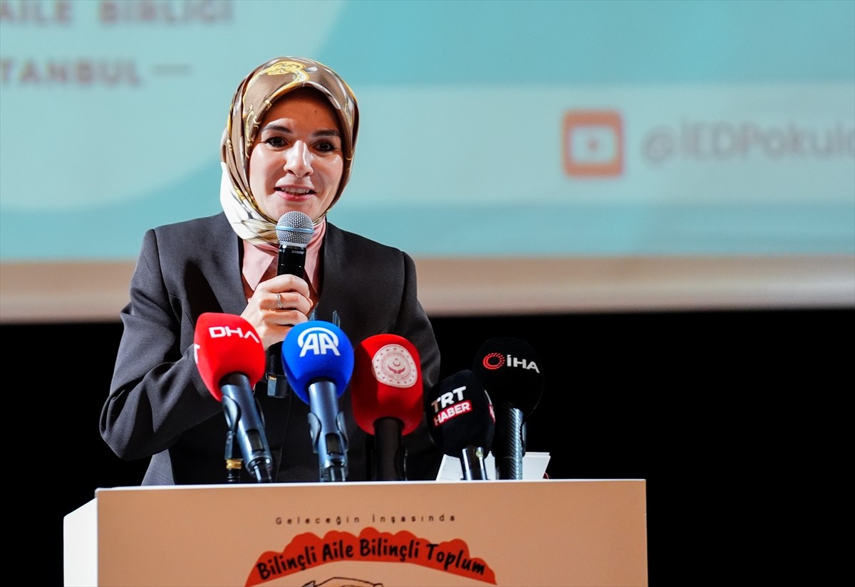 Aile ve Sosyal Hizmetler Bakanı Mahinur Özdemir Göktaş, Bahçelievler Mümtaz Turhan Sosyal Bilimler...