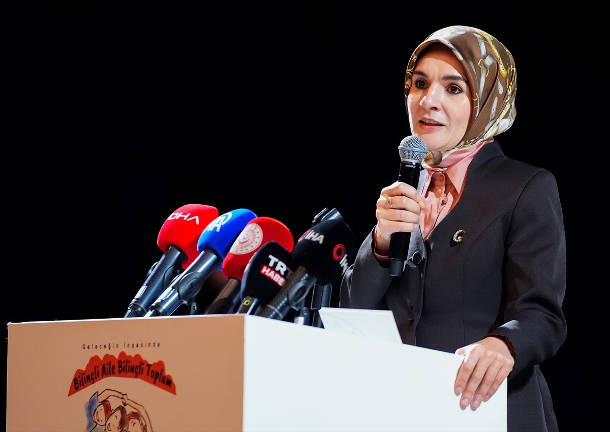 Aile ve Sosyal Hizmetler Bakanı Mahinur Özdemir Göktaş, Bahçelievler Mümtaz Turhan Sosyal Bilimler...