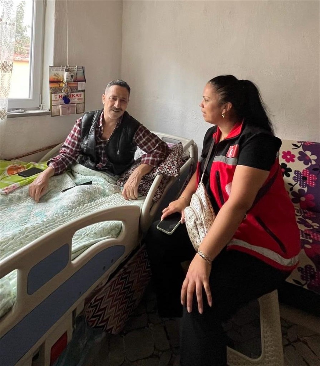 Aile ve Sosyal Hizmetler Bakanı Mahinur Özdemir Göktaş, dün akşam Balıkesir'in Sındırgı ilçesinde...