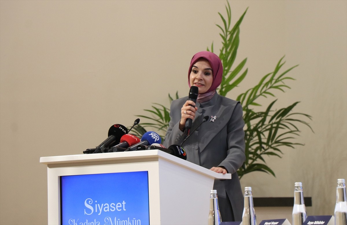 Aile ve Sosyal Hizmetler Bakanı Mahinur Özdemir Göktaş, Kayseri'de Erciyes Kültür Merkezi'nde...