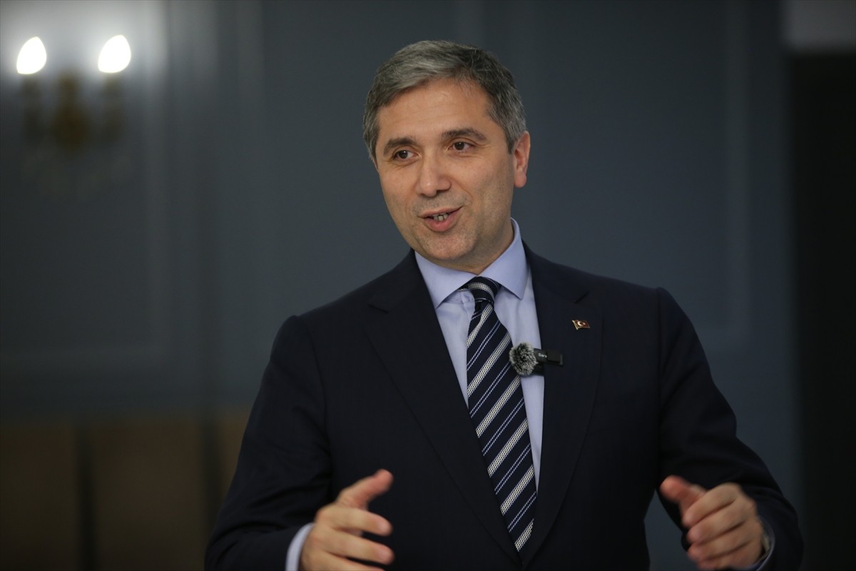 AK Parti Genel Başkan Yardımcısı Zafer Sırakaya, Aydın'da bir otelde düzenlenen AK Parti Dış...