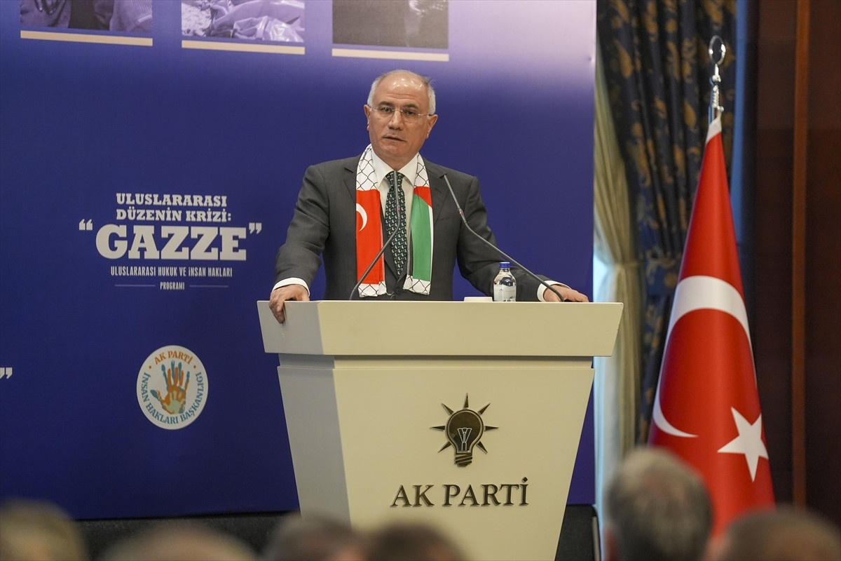 AK Parti Genel Başkanvekili Efkan Ala (sol 3), AK Parti Genel Merkezi'nde düzenlenen "Uluslararası...