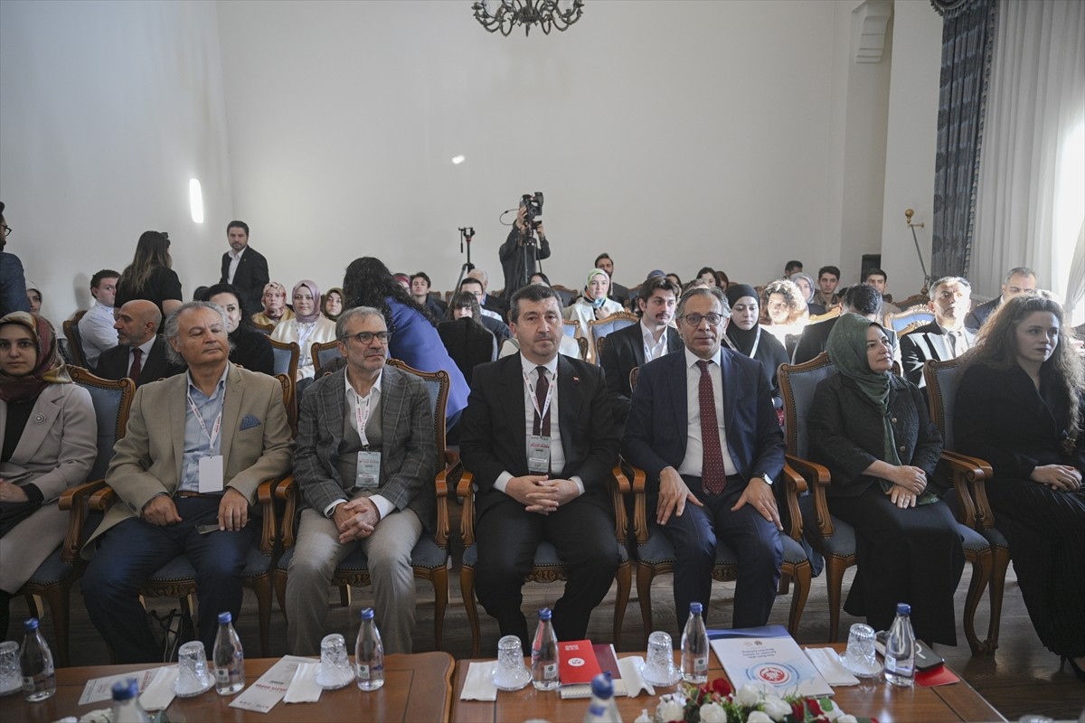 Ankara Sosyal Bilimler Üniversitesi ve Türkiye Yazarlar Birliği (TYB) işbirliğiyle yürütülen...