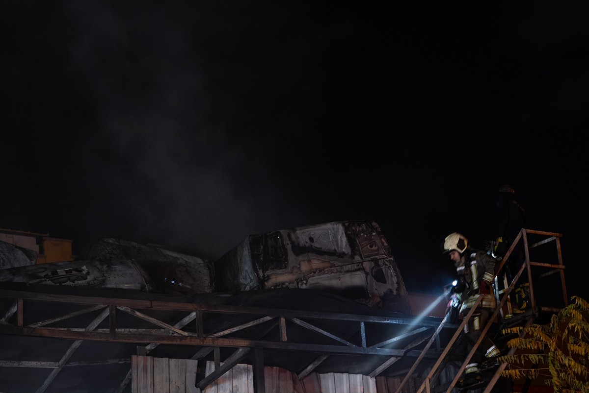 Ankara Yenimahalle İlçesi İnönü Mahallesi Yıldırımlar Sanayi Sitesi'ndeki bir oto tamir dükkanında...