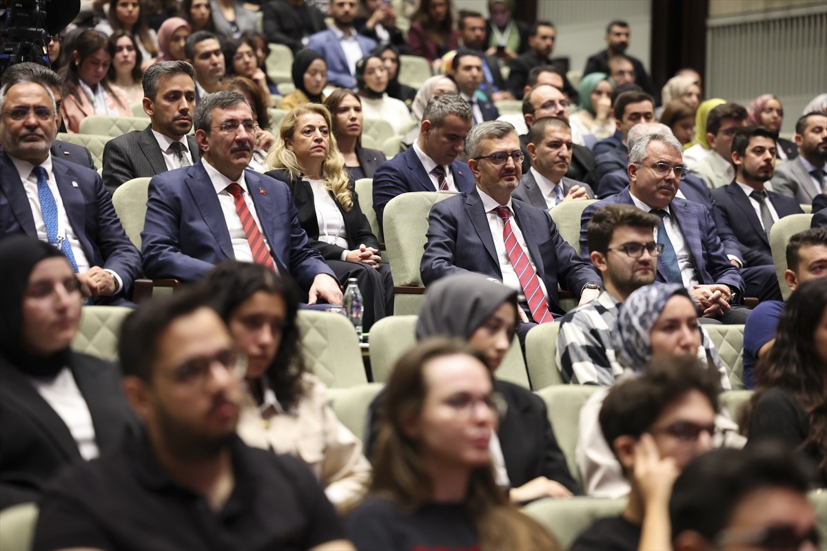 Ankara Yıldırım Beyazıt Üniversitesi (AYBÜ) Hukuk Fakültesi tarafından teknolojideki gelişmelerin...
