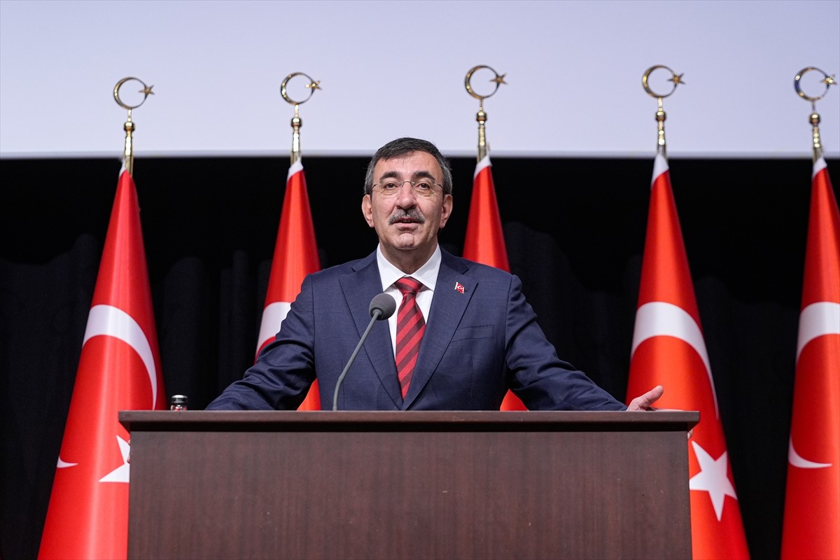 Ankara Yıldırım Beyazıt Üniversitesi (AYBÜ) Hukuk Fakültesi tarafından teknolojideki gelişmelerin...