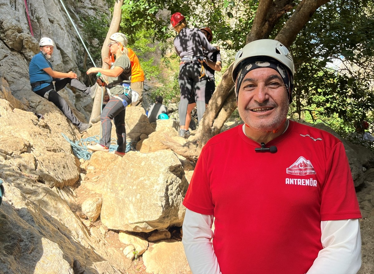 Antalya'da 29 Ekim Cumhuriyet Bayramı kutlamaları kapsamında bu yıl 24'üncüsü düzenlenen Ulusal ve...