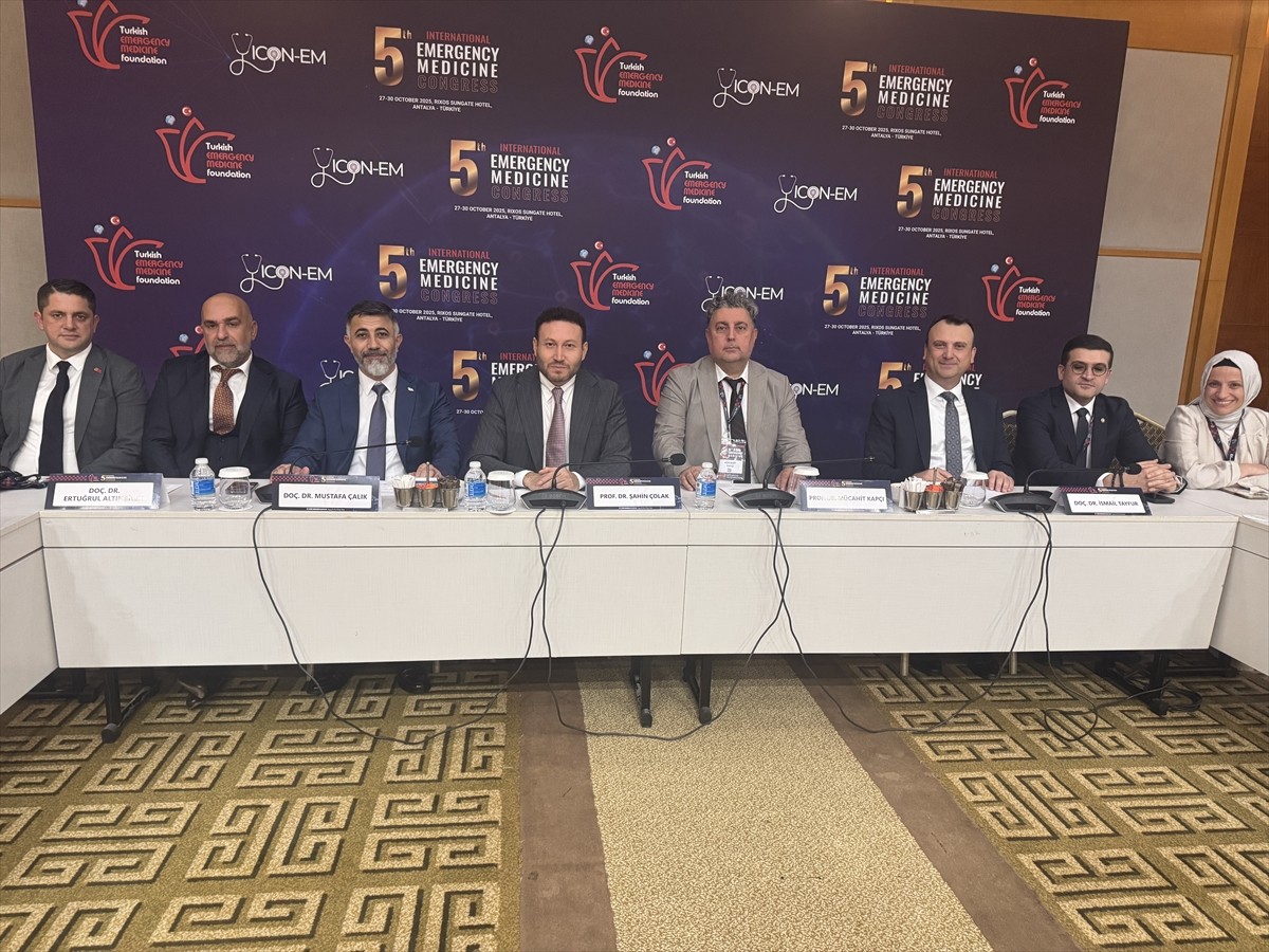 Antalya'da bu yıl 5'incisi düzenlenen Uluslararası Acil Tıp Kongresi, çeşitli oturumlarla devam...