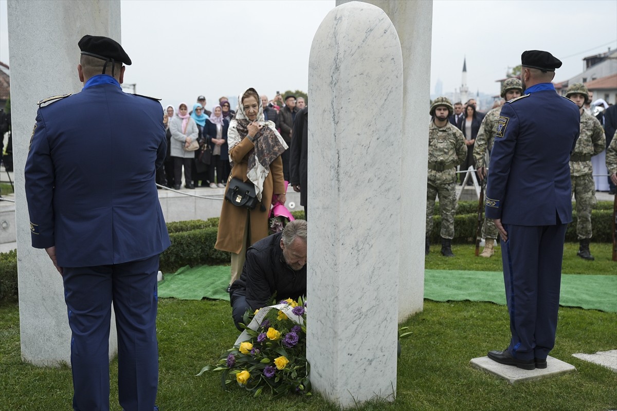 Bağımsız Bosna Hersek'in ilk Cumhurbaşkanı Aliya İzetbegoviç için vefatının 22'nci yılında başkent...