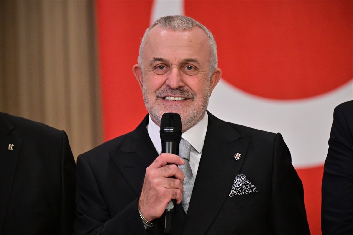 Beşiktaş Kulübü Divan Kurulu Başkan Adayı Ahmet Ürkmezgil, 19 Ekim Pazar günü gerçekleştirilecek...