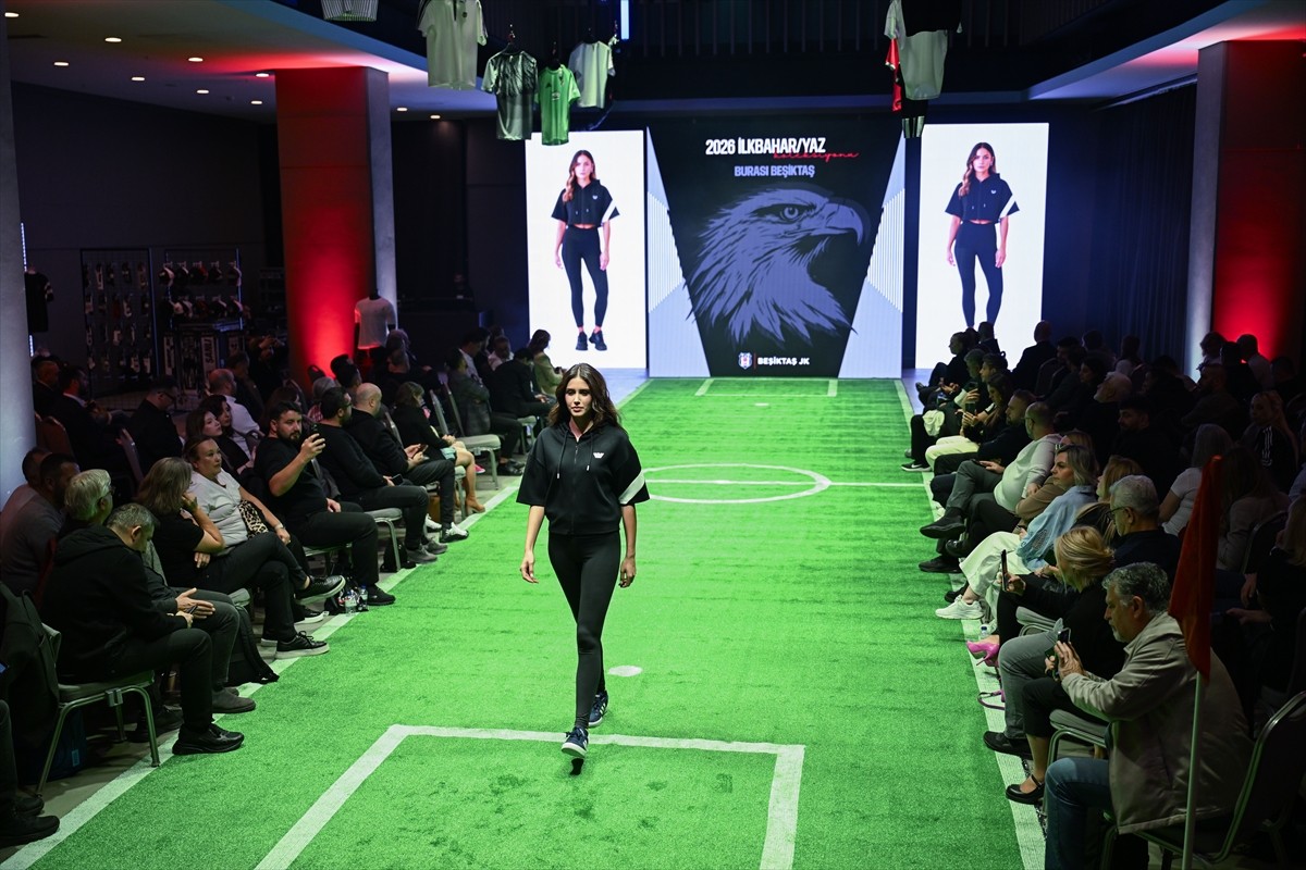 Beşiktaş Kulübü’nün Kartal Yuvası 2026 İlkbahar-Yaz Koleksiyonu, yönetim kurulu üyelerinin...