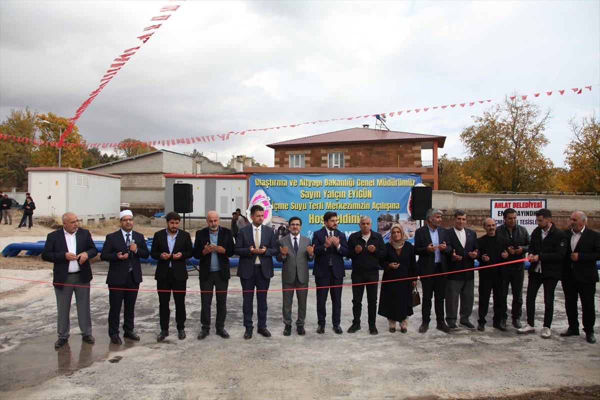 Bitlis'in Ahlat ilçesinde su sorununa çözüm sağlayacak "İçme Suyu Terfi Merkezi"nin açılışı...