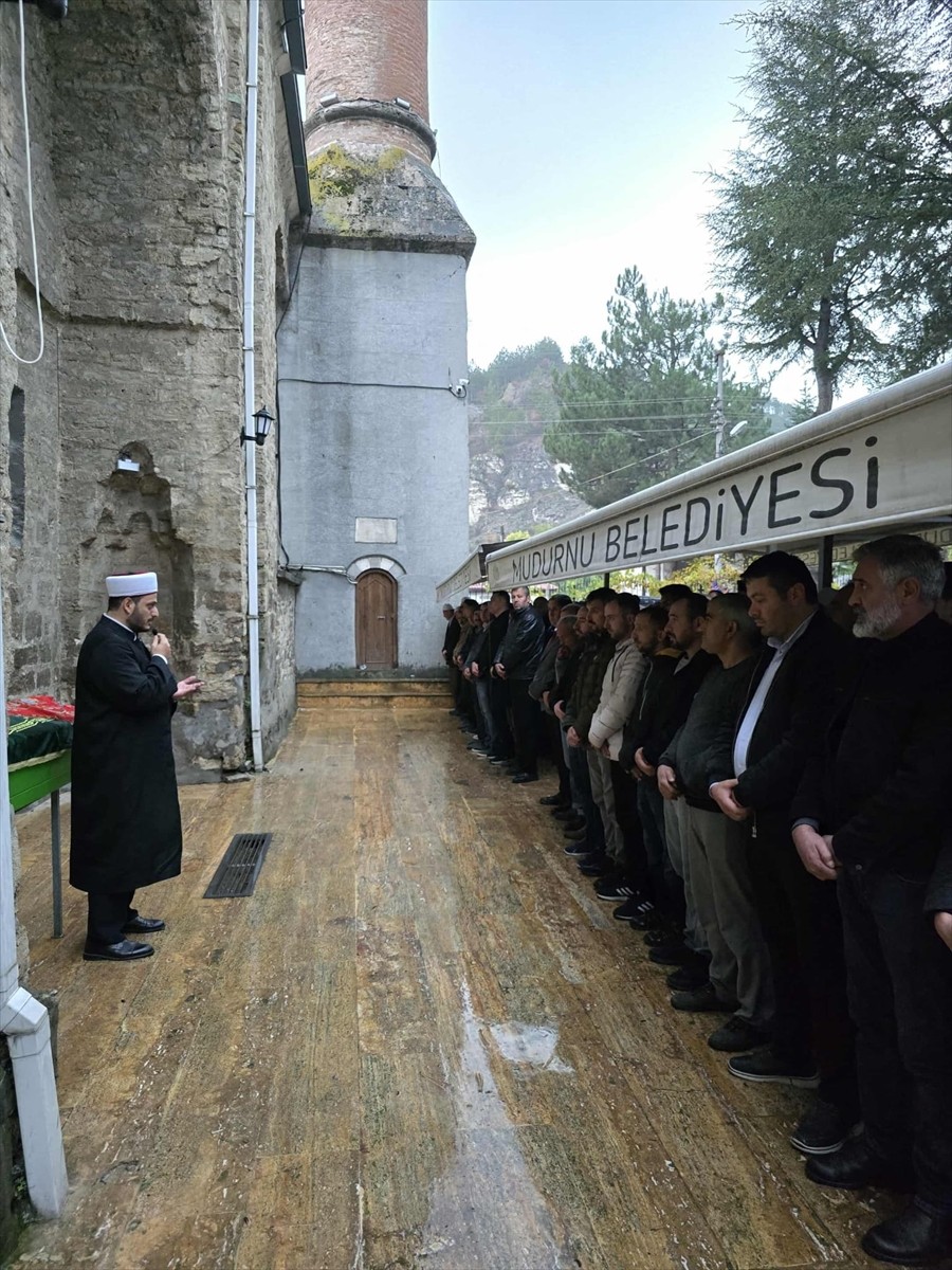 Bolu'nun Mudurnu ilçesinde tartıştığı eşi tarafından av tüfeği ile vurularak öldürülen kadının...