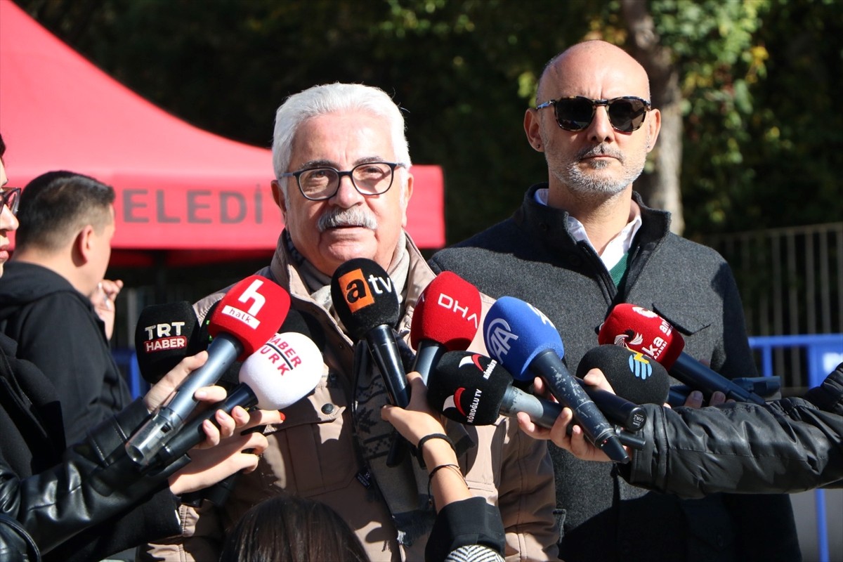 Bolu Kartalkaya Kayak Merkezi'ndeki Grand Kartal Otel'de çıkan yangında oğlu Mert, gelini ve 2...