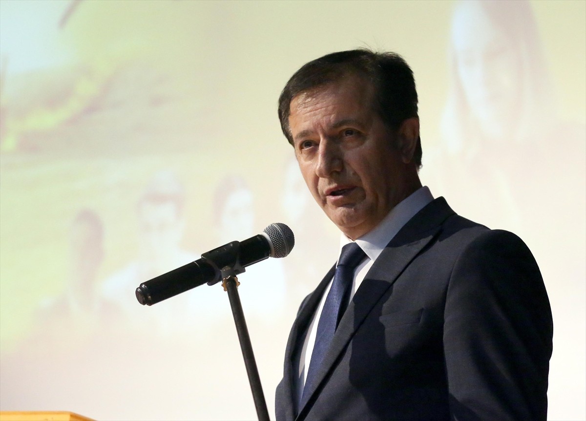 Buğday tarlasında çıkan yangında vücudunun büyük bölümünde yanıklar oluşan ve ellerini kaybeden AK...