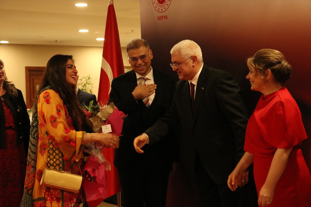 Bulgaristan'ın başkenti Sofya'da Cumhuriyet'in kuruluşunun 102. yılı dolayısıyla resepsiyon...