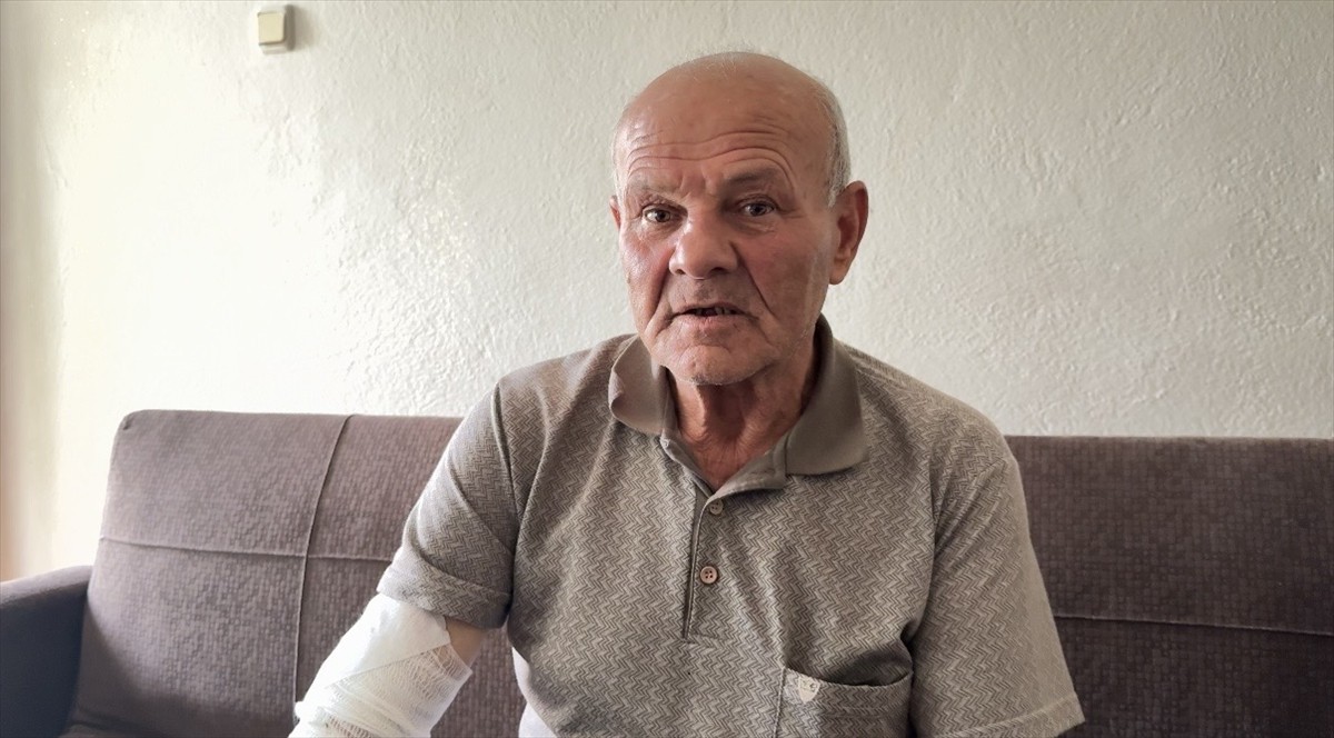 Burdur'da beslemek istediği sahipsiz köpeğin saldırısına uğrayan kişi yaralandı. 60 yaşındaki...