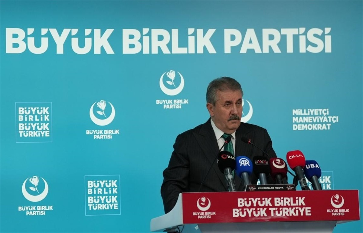 Büyük Birlik Partisi (BBP) Genel Başkanı Mustafa Destici, partisinin genel merkezinde basın...
