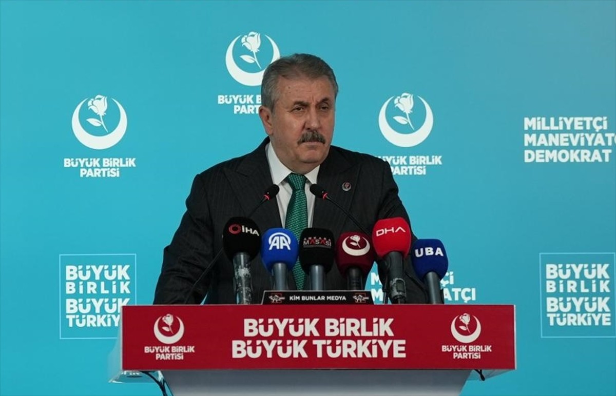 Büyük Birlik Partisi (BBP) Genel Başkanı Mustafa Destici, partisinin genel merkezinde basın...