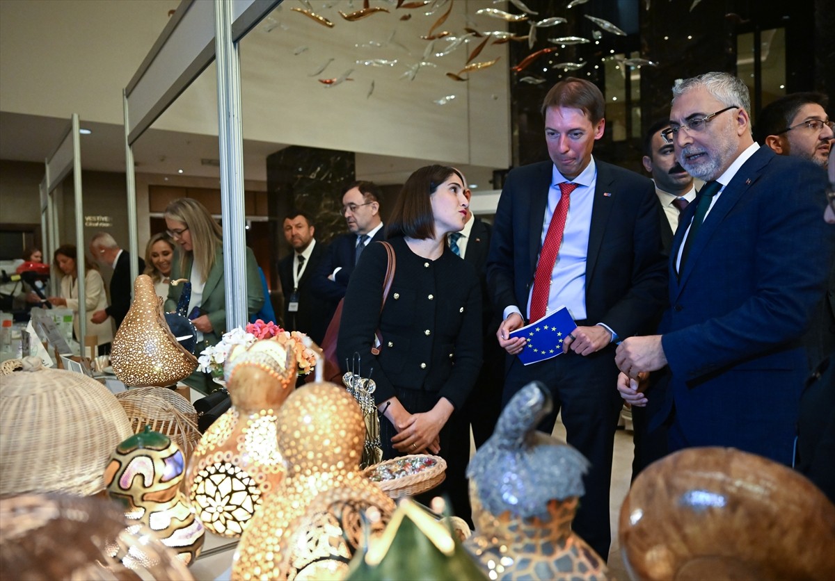 Çalışma ve Sosyal Güvenlik Bakanı Vedat Işıkhan, Sosyal Güvenlik Kurumu (SGK) tarafından hayata...