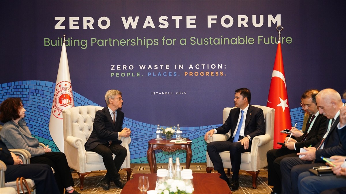 Çevre, Şehircilik ve İklim Değişikliği Bakanı Murat Kurum, Sıfır Atık Forumu kapsamında İran...