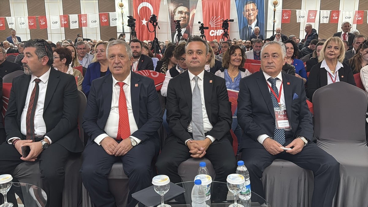 CHP Afyonkarahisar İl Başkanlığının 39. Olağan Kongresi'nde başkanlığa Hasan Karadeniz...