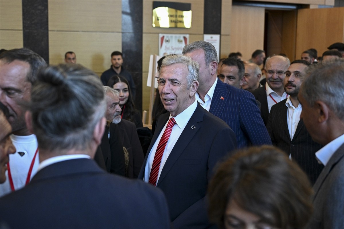 CHP Ankara İl Başkanlığının 39. Olağan Kongresi, Yenimahalle Nazım Hikmet Kültür Merkezi'nde...