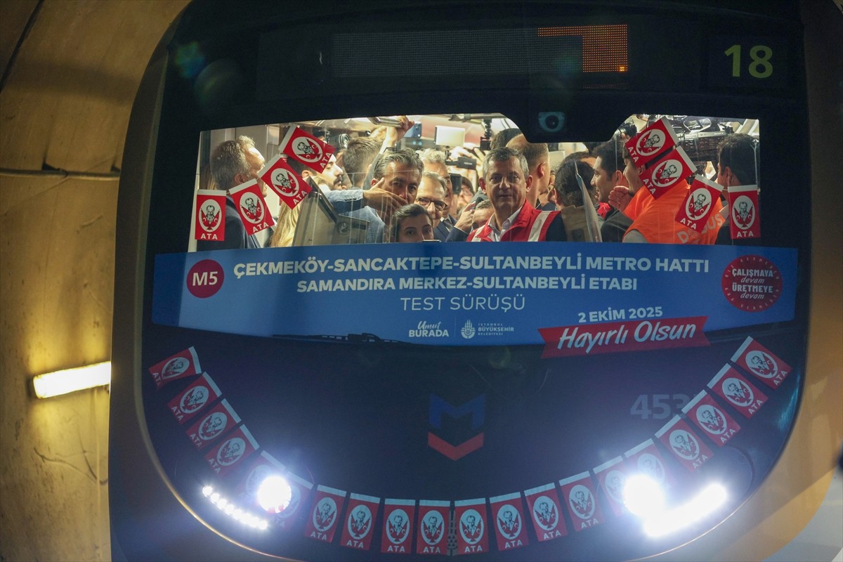 CHP Genel Başkanı Özgür Özel, Çekmeköy-Sancaktepe-Sultanbeyli metro hattının ikinci etabının test...