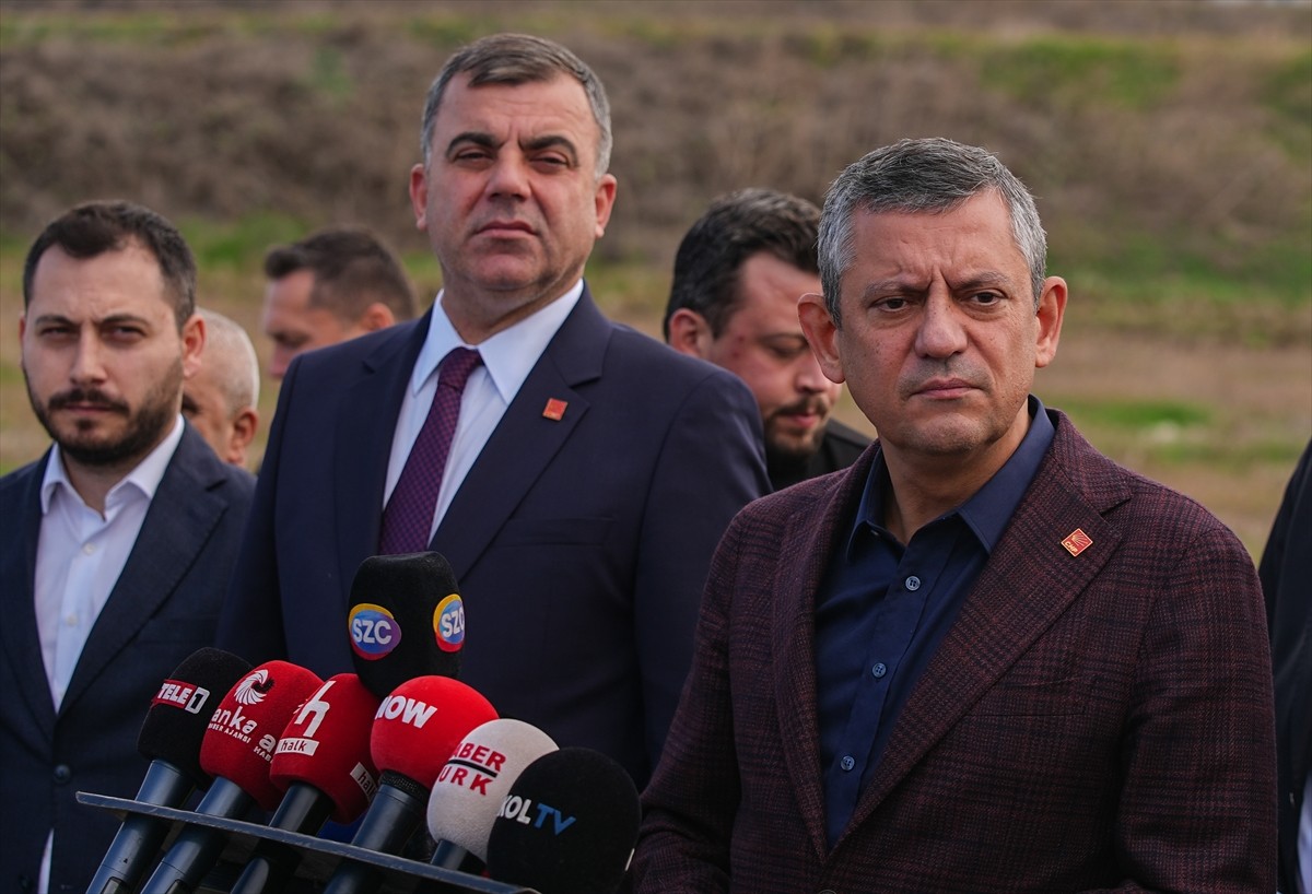 CHP Genel Başkanı Özgür Özel, tutuklanmasının ardından İstanbul Büyükşehir Belediye (İBB)...