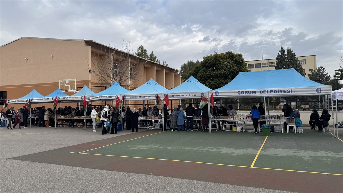 Çorum'da İl Milli Eğitim Müdürlüğü bünyesindeki bütün okullarda geliri Filistin halkına...