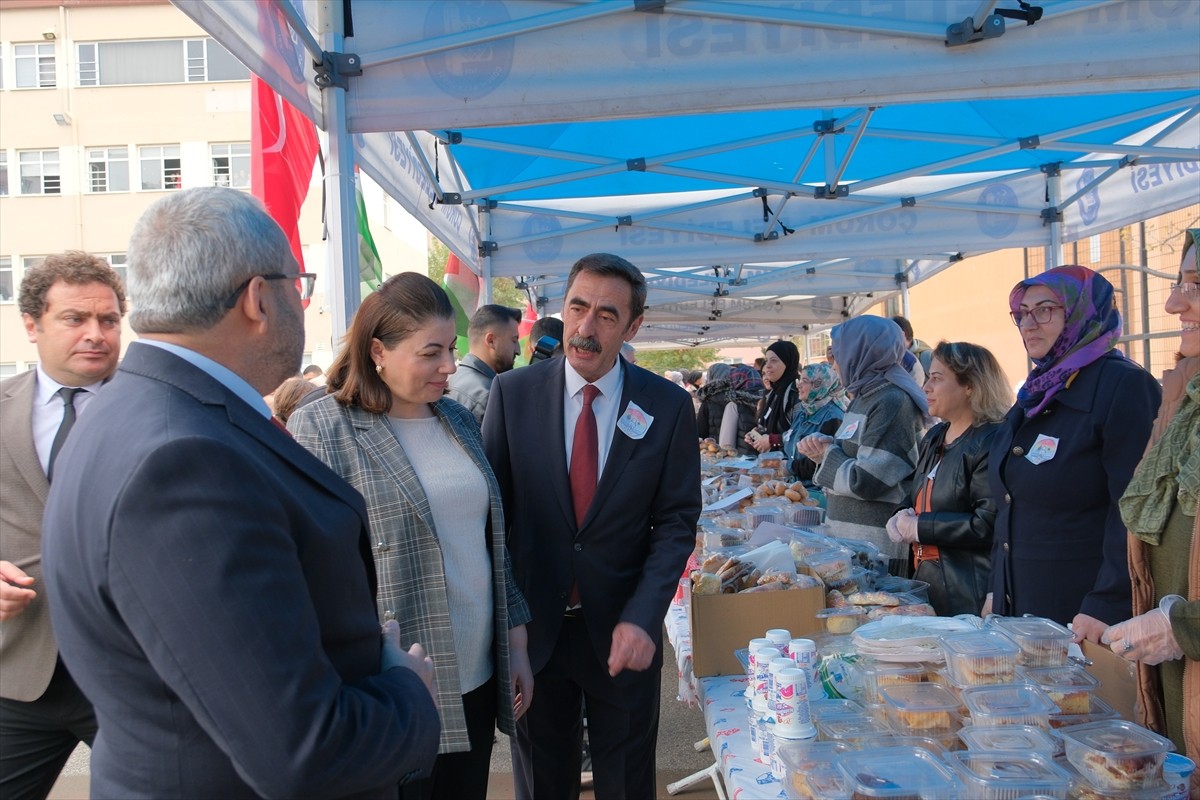 Çorum'da İl Milli Eğitim Müdürlüğü bünyesindeki bütün okullarda geliri Filistin halkına...