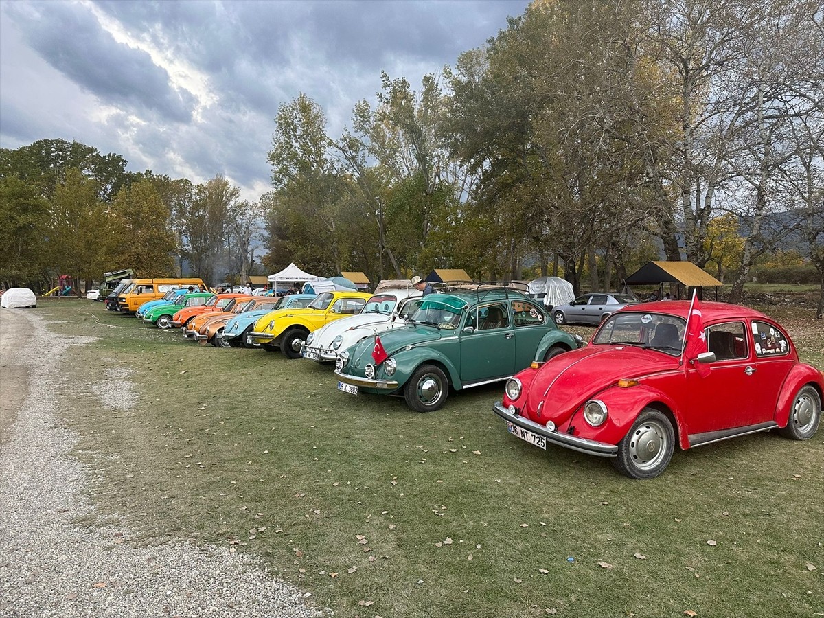 Çorum'un Kargı ilçesinde asırlık gelenek Kargı Panayırı kapsamında Vosvos Festivali düzenlendi....