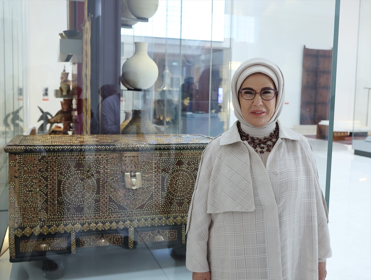 Cumhurbaşkanı Recep Tayyip Erdoğan'ın eşi Emine Erdoğan, Umman'daki Ulusal Müze'ye ziyarette...