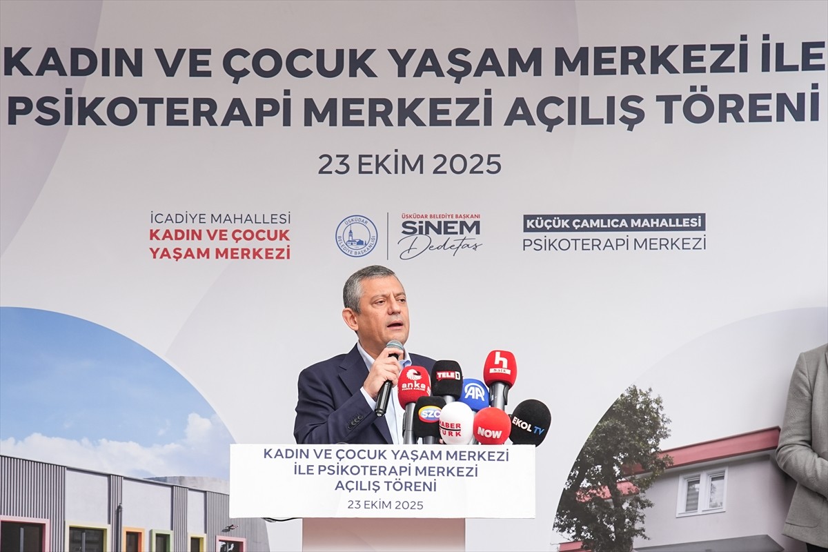 Cumhuriyet Halk Partisi (CHP) Genel Başkanı Özgür Özel, Üsküdar Belediyesi Kadın ve Çocuk Yaşam...