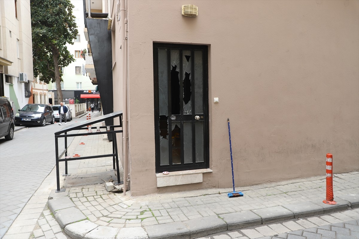 Denizli'nin Pamukkale ilçesinde bir iş yerine yönelik silahlı saldırı gerçekleştirildi. Atalar...