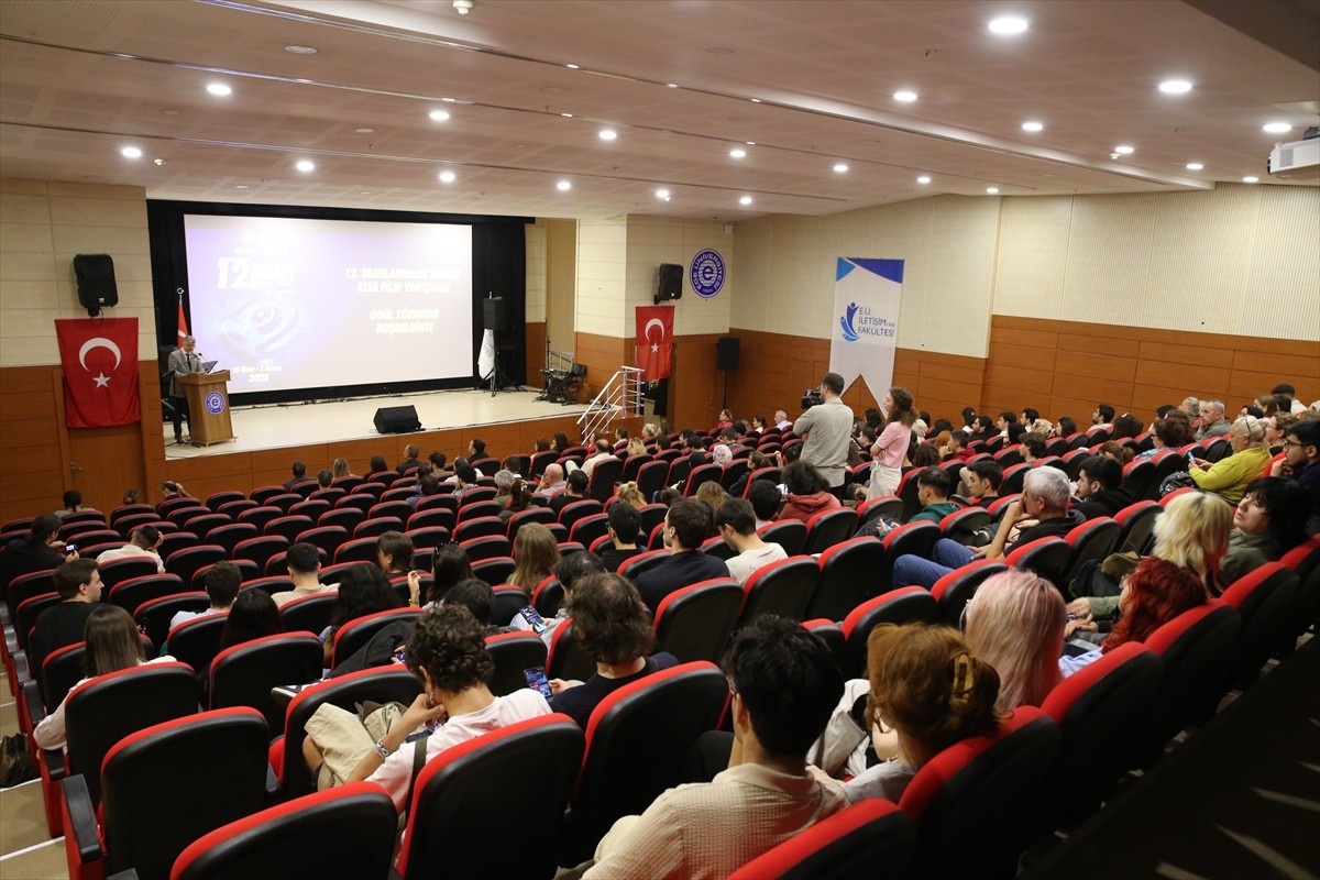 Ege Üniversitesi (EÜ) tarafından bu yıl 12'ncisi düzenlenen EgeArt Uluslararası Kısa Film...