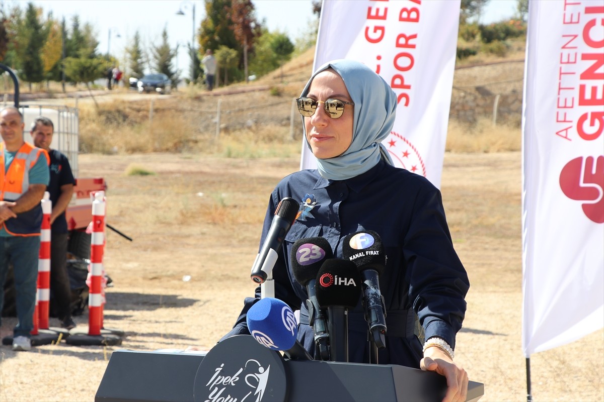 Elazığ'da "İpek Yolu Afet Gönüllüleri Projesi" kapsamında deprem tatbikatı düzenlendi. Programa...