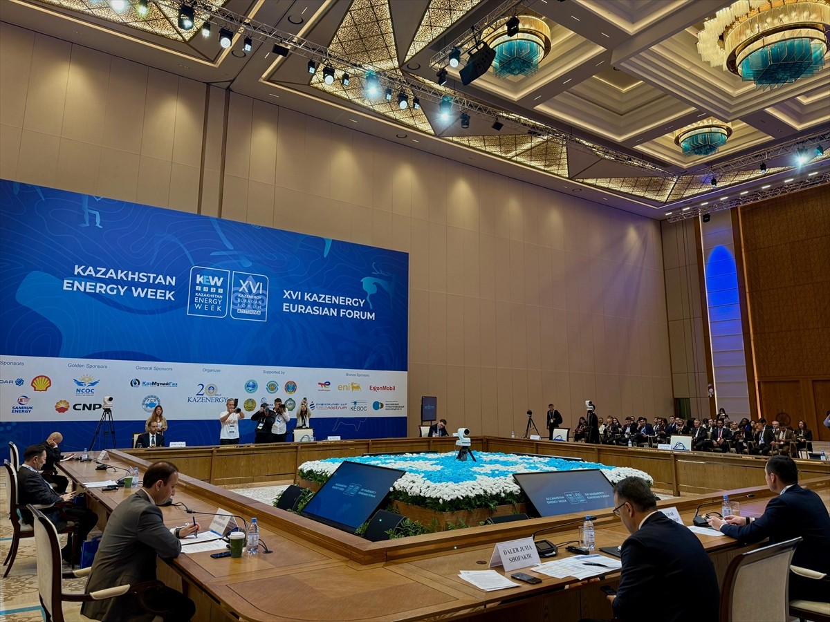 Enerji ve Tabii Kaynaklar Bakan Yardımcısı Ahmet Berat Çonkar, Kazakistan’ın başkenti Astana’da...