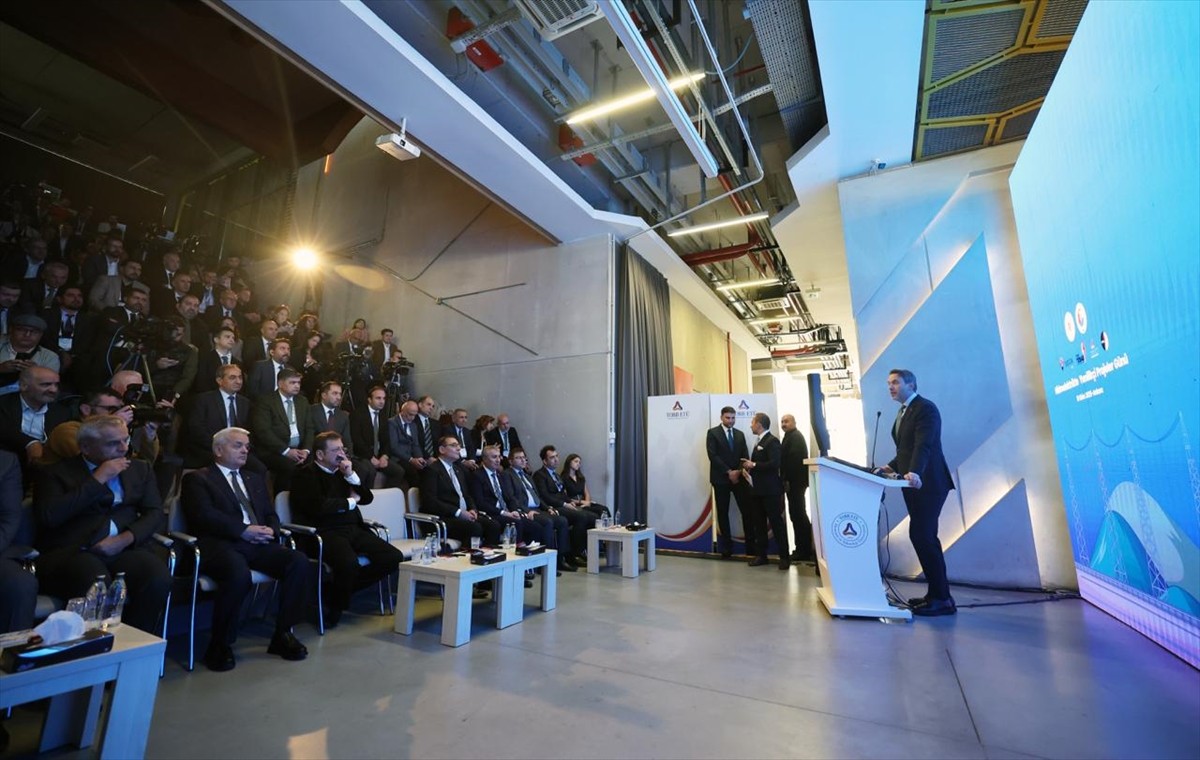 Enerji ve Tabii Kaynaklar Bakanı Alparslan Bayraktar, TOBB Ekonomi ve Teknoloji Üniversitesi (TOBB...
