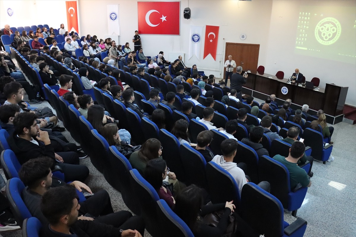 Erzincan Binali Yıldırım Üniversitesi (EBYÜ) Hukuk Fakültesinde 2025-2026 akademik yılının ilk...