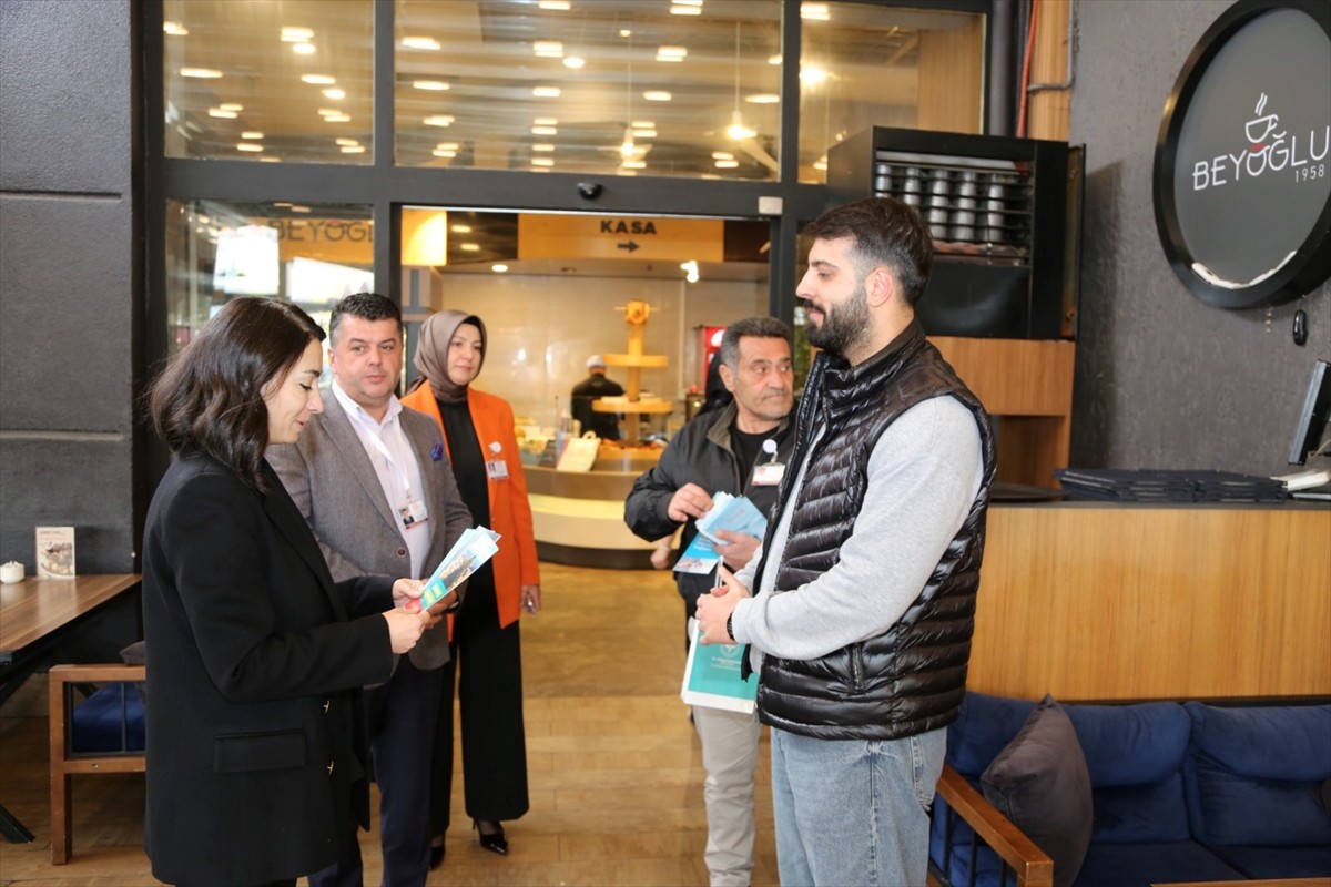 Erzurum'da sağlık ekipleri, kafe ve restoran gibi kapalı alanlarda sigara denetimi...