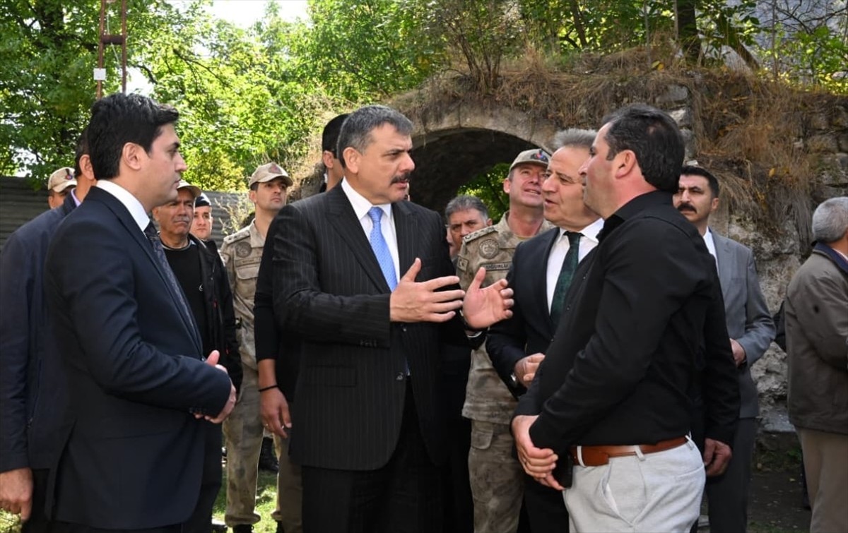 Erzurum Valisi Mustafa Çiftçi, ilçelerden Tortum'da vatandaşlarla bir araya geldi, Uzundere'de ise...