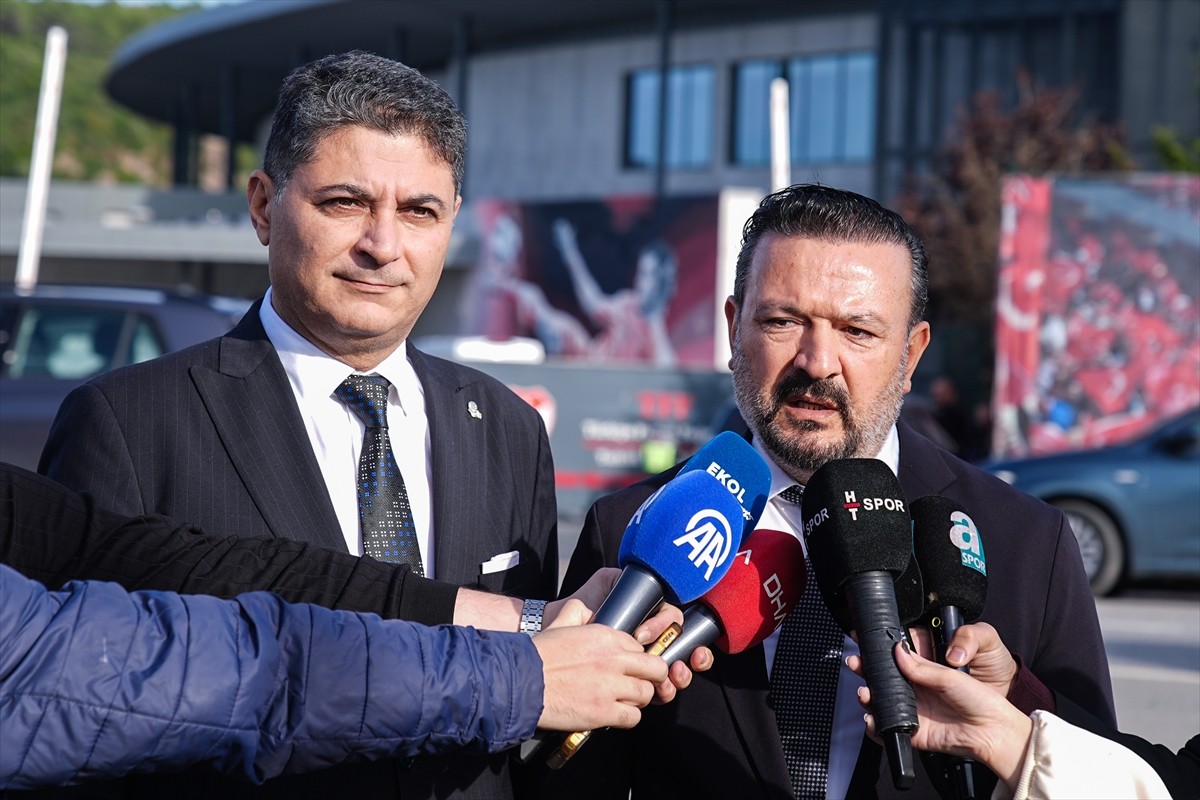 Fenerbahçe Kulübü Başkanı Sadettin Saran, Türkiye Futbol Federasyonu (TFF) Başkanı İbrahim...