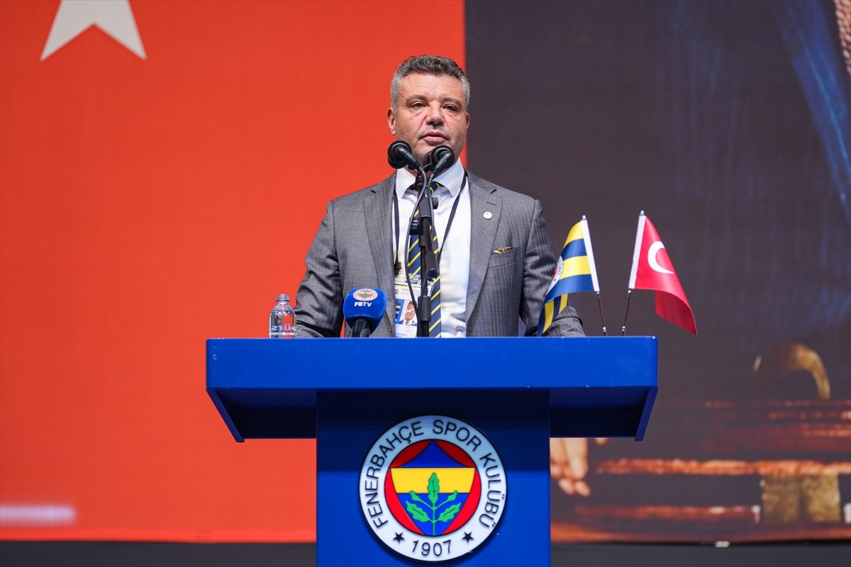Fenerbahçe Kulübü Başkanı Sadettin Saran, Ülker Spor ve Etkinlik Salonu'nda gerçekleştirilen...