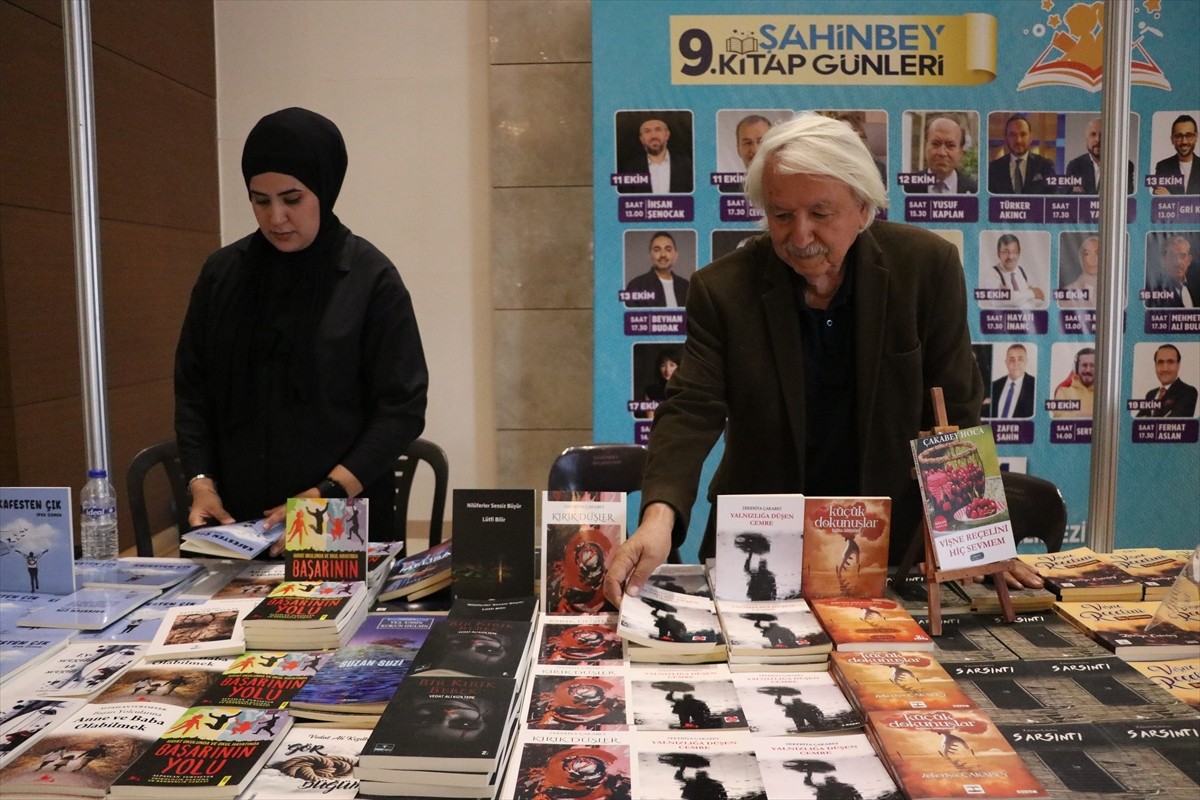 Gaziantep'te Şahinbey Belediyesi tarafından düzenlenen 9. Kitap Fuarı başladı. Geleneksel olarak...