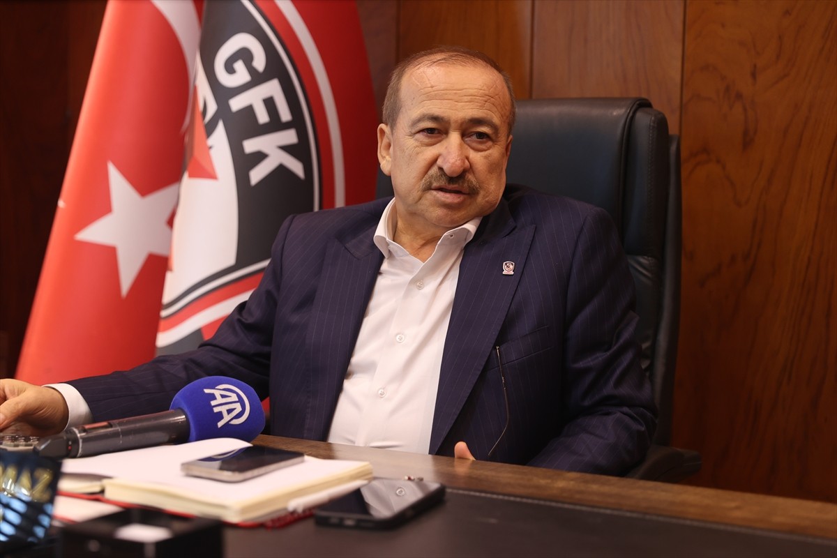 Gaziantep Futbol Kulübü Başkanı Memik Yılmaz, Trendyol Süper Lig'in 10. haftasında sahalarında...