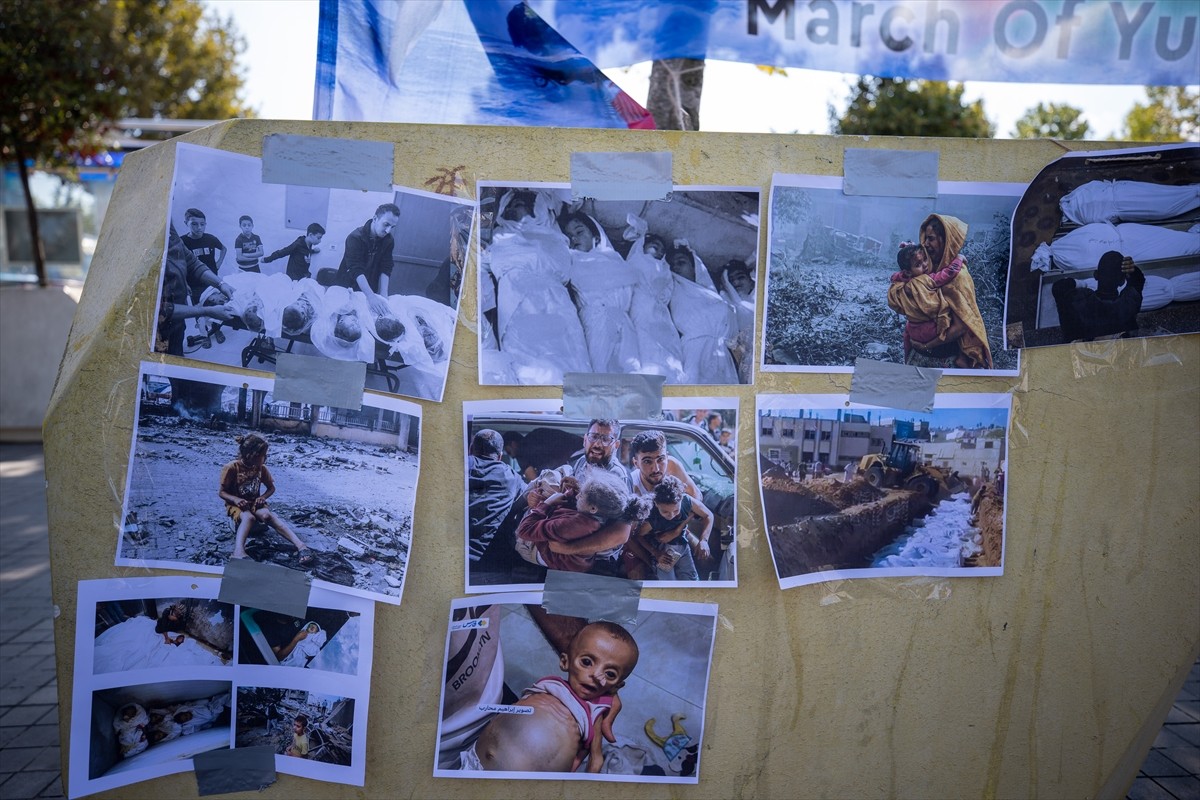 Gazze'ye destek olmak amacıyla İstanbul'dan Kudüs'e yürüyüş başlatan İstanbul Ticaret Üniversitesi...