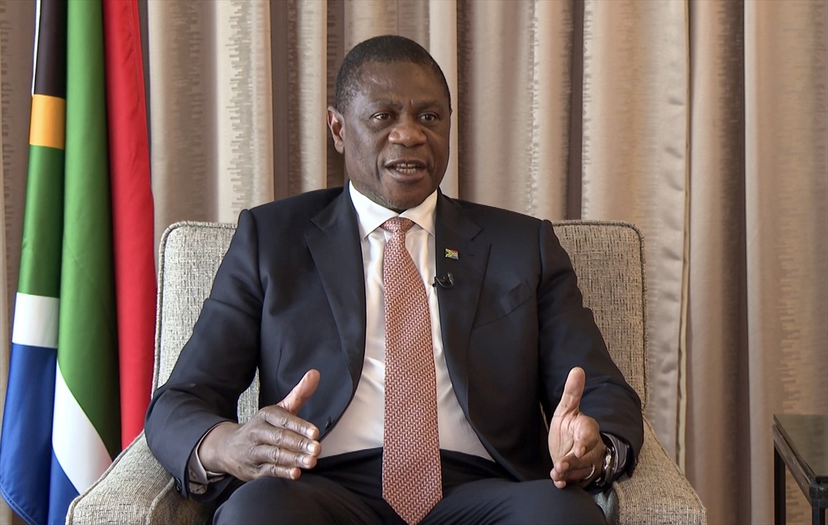 Güney Afrika Cumhuriyeti Cumhurbaşkanı Yardımcısı Paul Mashatile, Ticaret Bakanlığının ev...